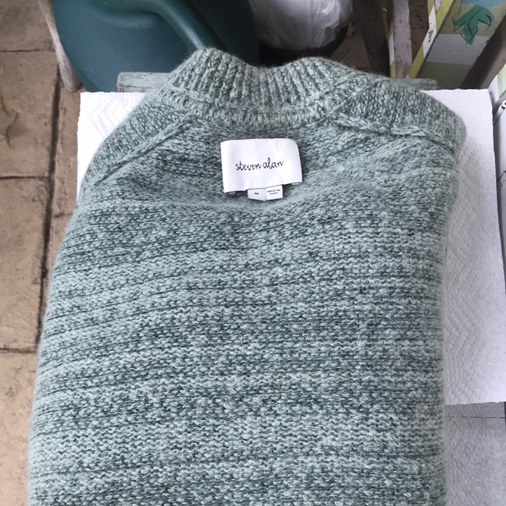 74% alpaca plush soft gray pullover large sweater unisex Steven Alan from Peru M